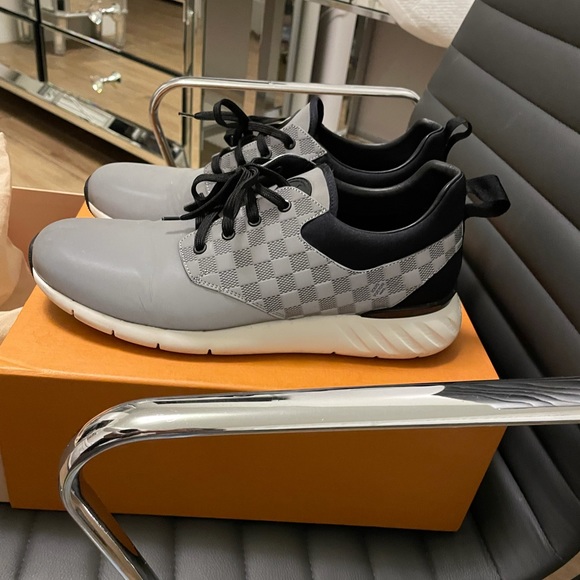 Very Rare Louis Vuitton Fastlane Sneaker in Gray - Picture 2 of 8